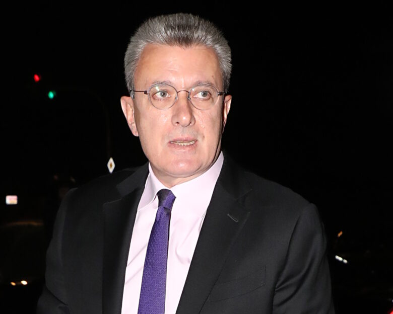 Νίκος Χατζηνικολάου: «Άθλιοι απατεώνες» γράφει για τους δημιουργούς παραπλανητικής διαφήμισης με χρήση AI