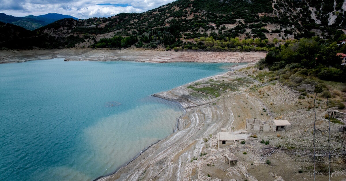 Bloomberg: The Government’s plan for water scarcity – the merger of 700 water supplies and the new Fund for projects