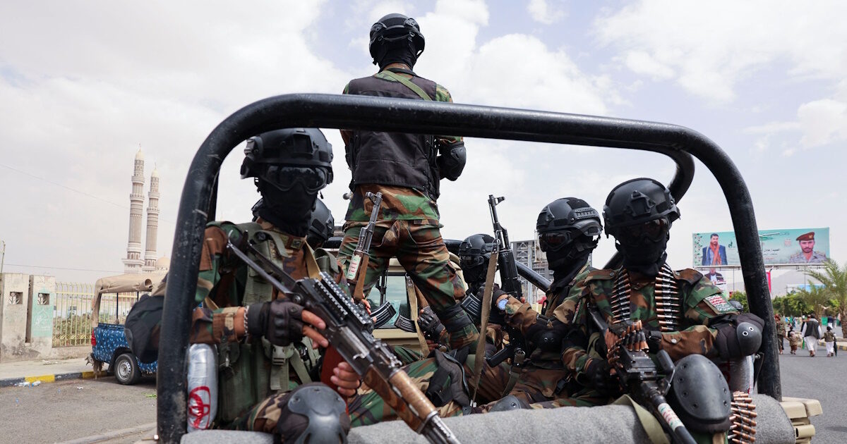 Yemen’s armed organization NRF “blocked” a large load with Iranian weapons intended for Houthi