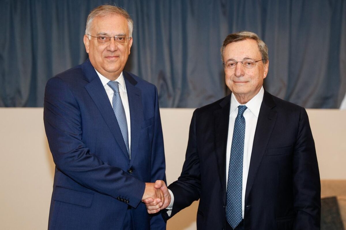 Ο Τάκης Θεοδωρικάκος με τον Μάριο Ντράγκι