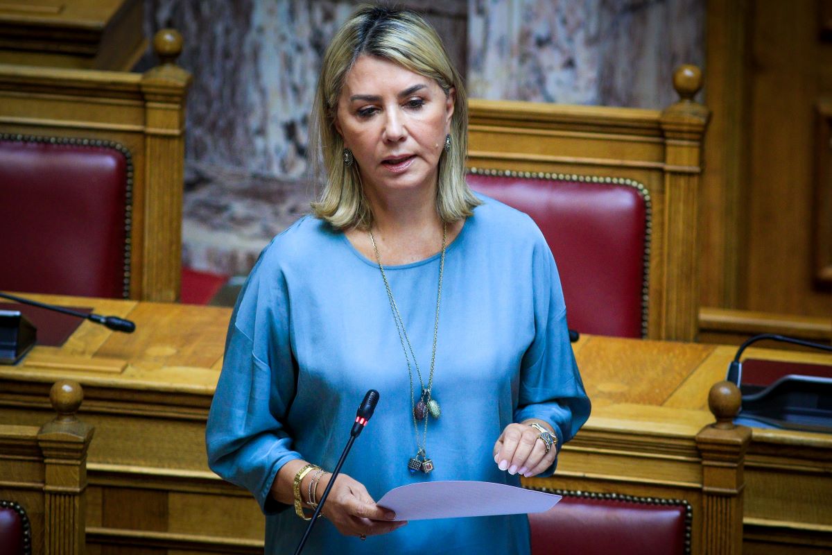 Η Ζέττα Μακρή