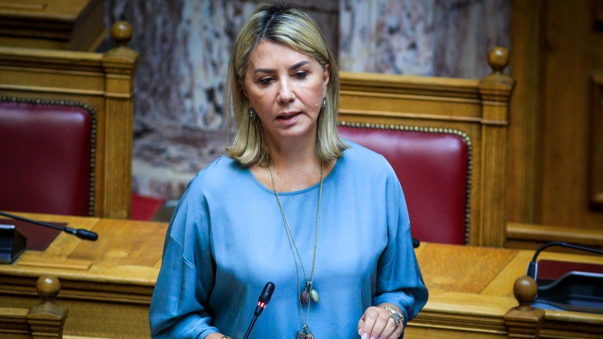 Η Ζέττα Μακρή