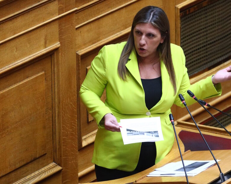Η Ζωή Κωνσταντοπούλου επιτέθηκε στην Τίνα Μεσσαροπούλου από το βήμα της Βουλής – «Πανελίστρια», «ξετσιπωσιά»