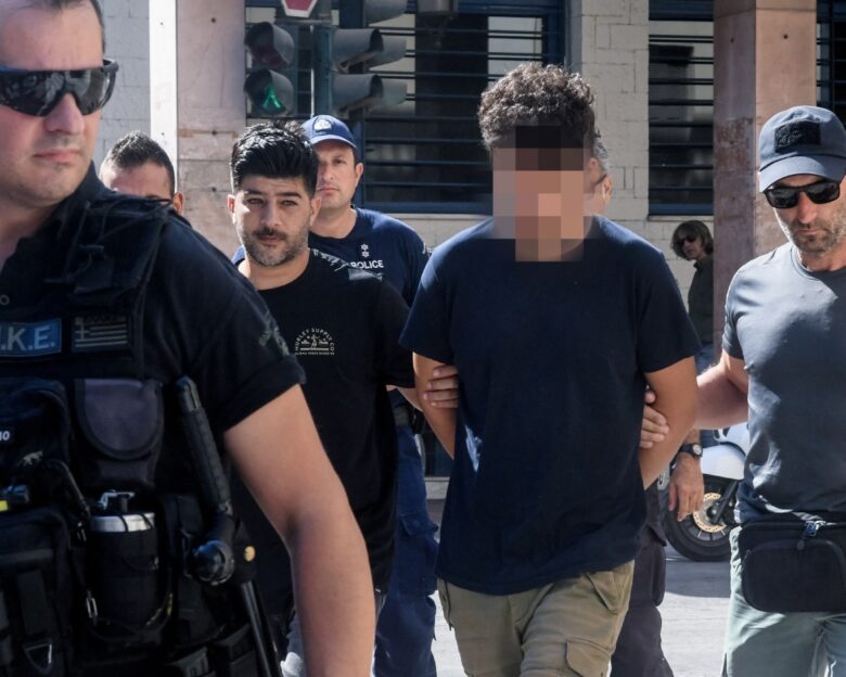 Φωτιά στην Αχαΐα: Συνελήφθη 21χρονος που κατέθεσε υπέρ του 25χρονου που κατηγορείται για εμπρησμό