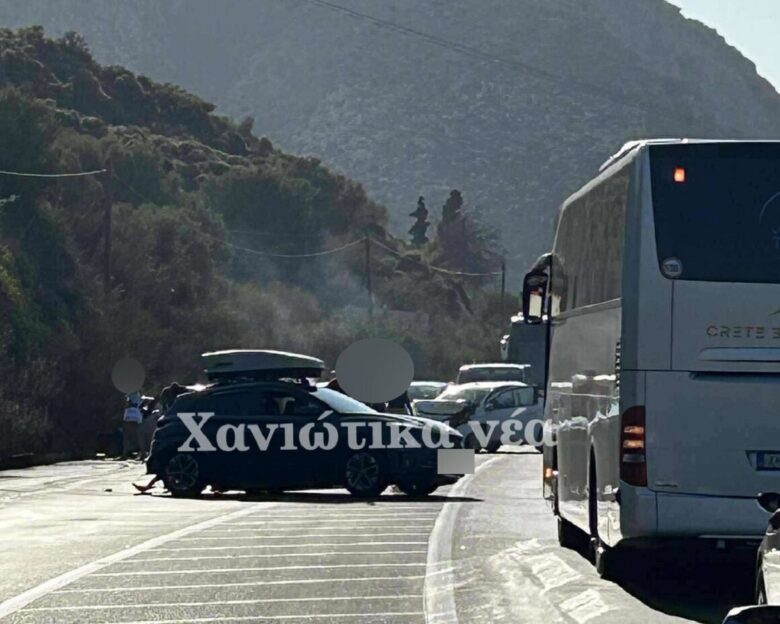 Χανιά: Τροχαίο ατύχημα με καραμπόλα και τραυματισμούς στον ΒΟΑΚ – Τραυματίστηκαν ελαφρά δύο γυναίκες