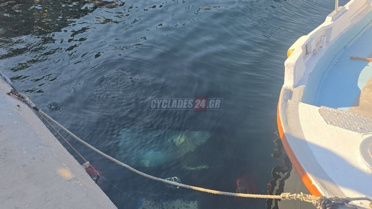Αυτοκίνητο στη θάλασσα