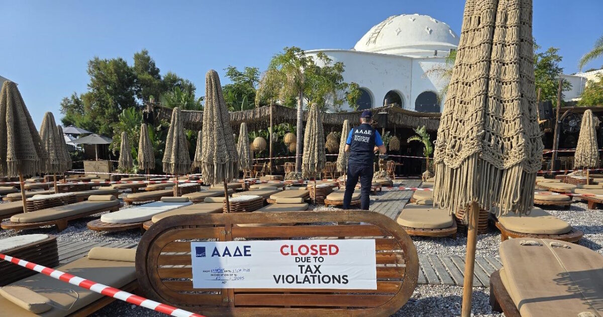 48 -hour lock and a fine of 10,500 euros from AADE at a well -known beach bar in Rhodes