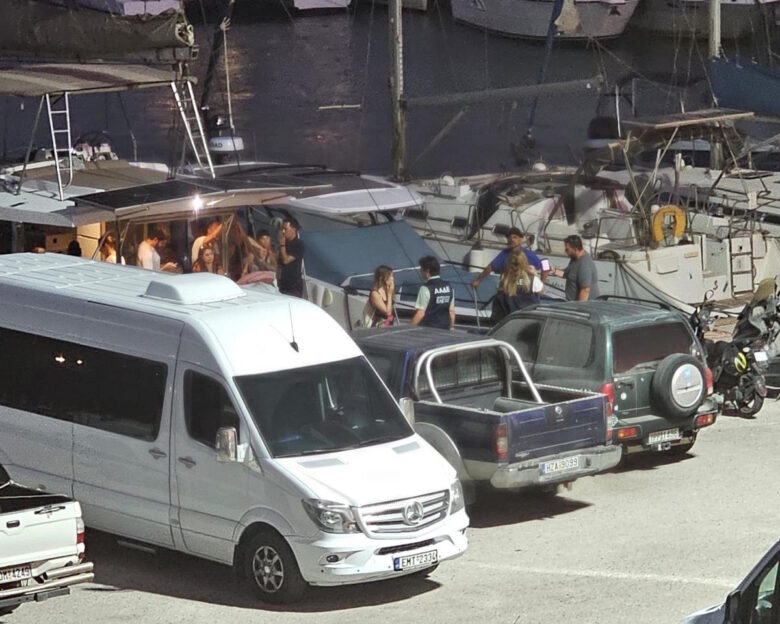Αιφνιδιαστικοί έλεγχοι σε ημερόπλοια της Σαντορίνης από την ΑΑΔΕ – Πρόστιμα 14.140 ευρώ