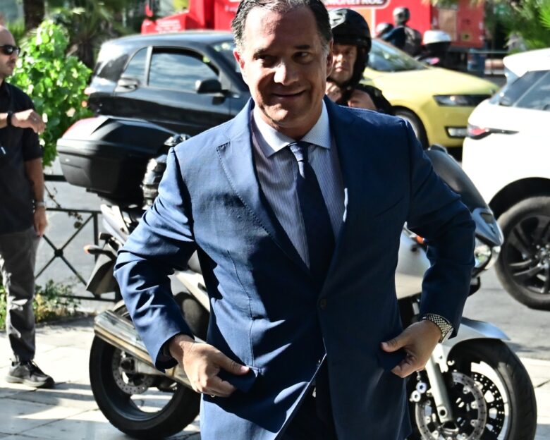 Ο Άδωνις Γεωργιάδης στα εγκαίνια της Ογκολογικής Μονάδας στο Νοσοκομείο Σύρου – Οι αποδοκιμασίες και η απάντηση του Υπουργού
