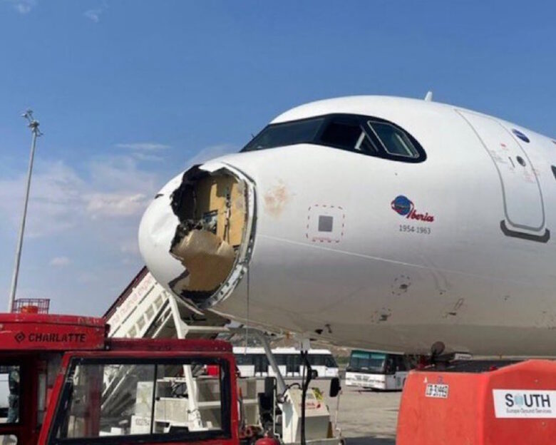 Μαδρίτη: Αναγκαστική προσγείωση Airbus μετά από πρόσκρουση με πουλί – Ζημιές στον κινητήρα και στην άτρακτο