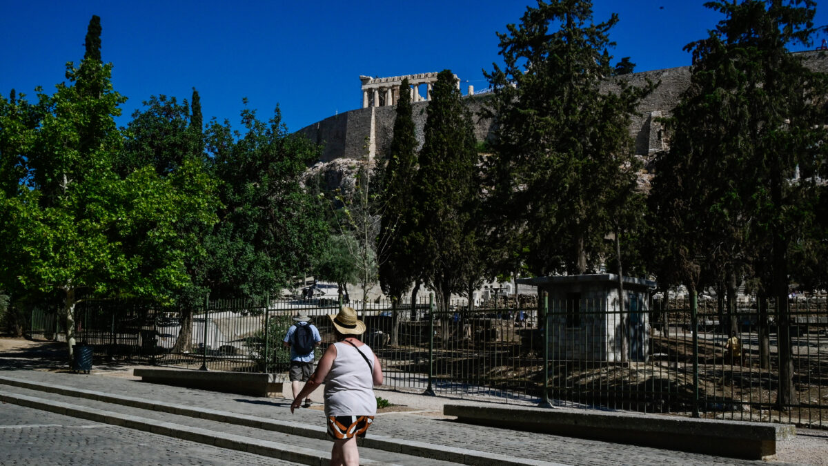 Τουρίστας στην Ακρόπολη