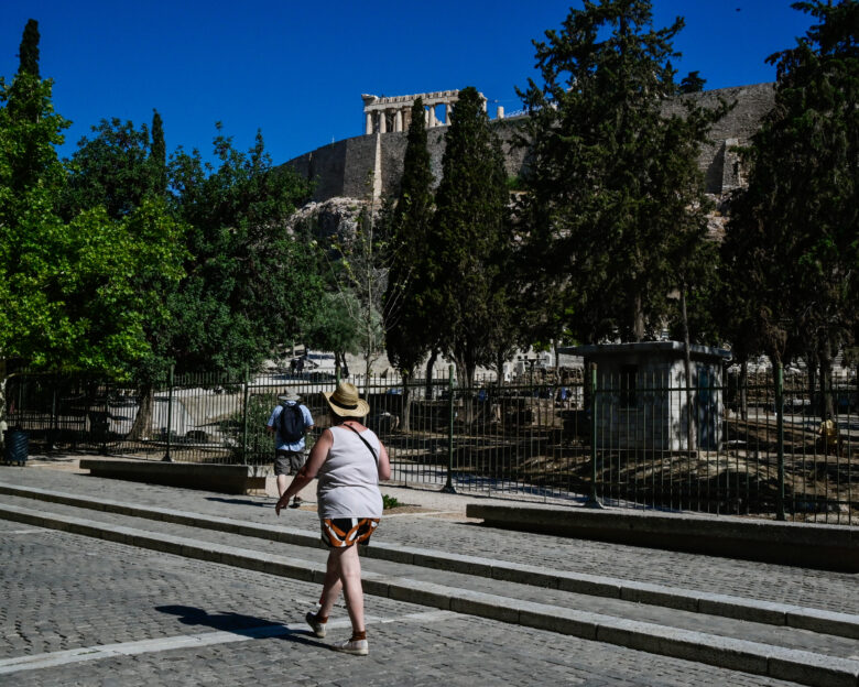 Μυστήριο με τον ξυλοδαρμό άνδρα στην Ακρόπολη: Τον βρήκαν αιμόφυρτο στον δρόμο