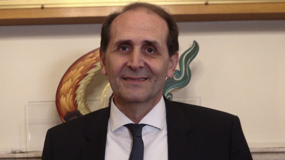 Ο Απόστολος Βεσυρόπουλος