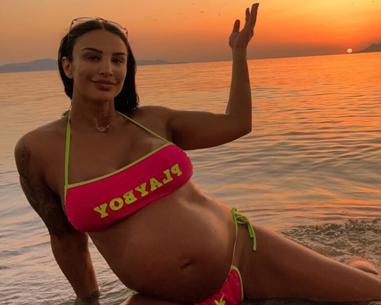 Γέννησε η Αθηνά Ευμορφιάδη του «Survivor»: Οι πρώτες φωτογραφίες του νεογέννητου γιου της