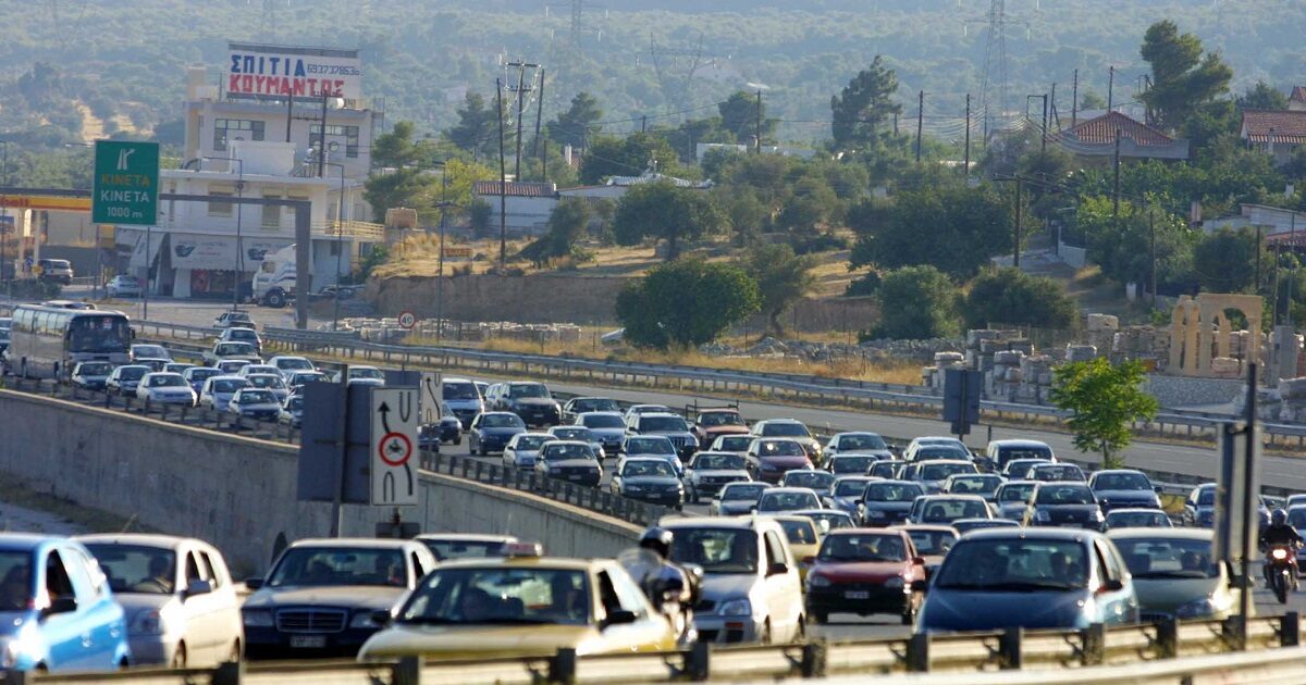 Traffic jam in Athens – Corinth after a car accident