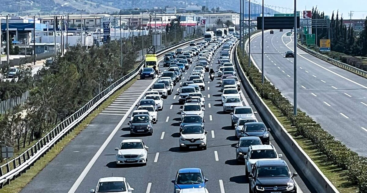 The limited generation of new roads and the course of large highways