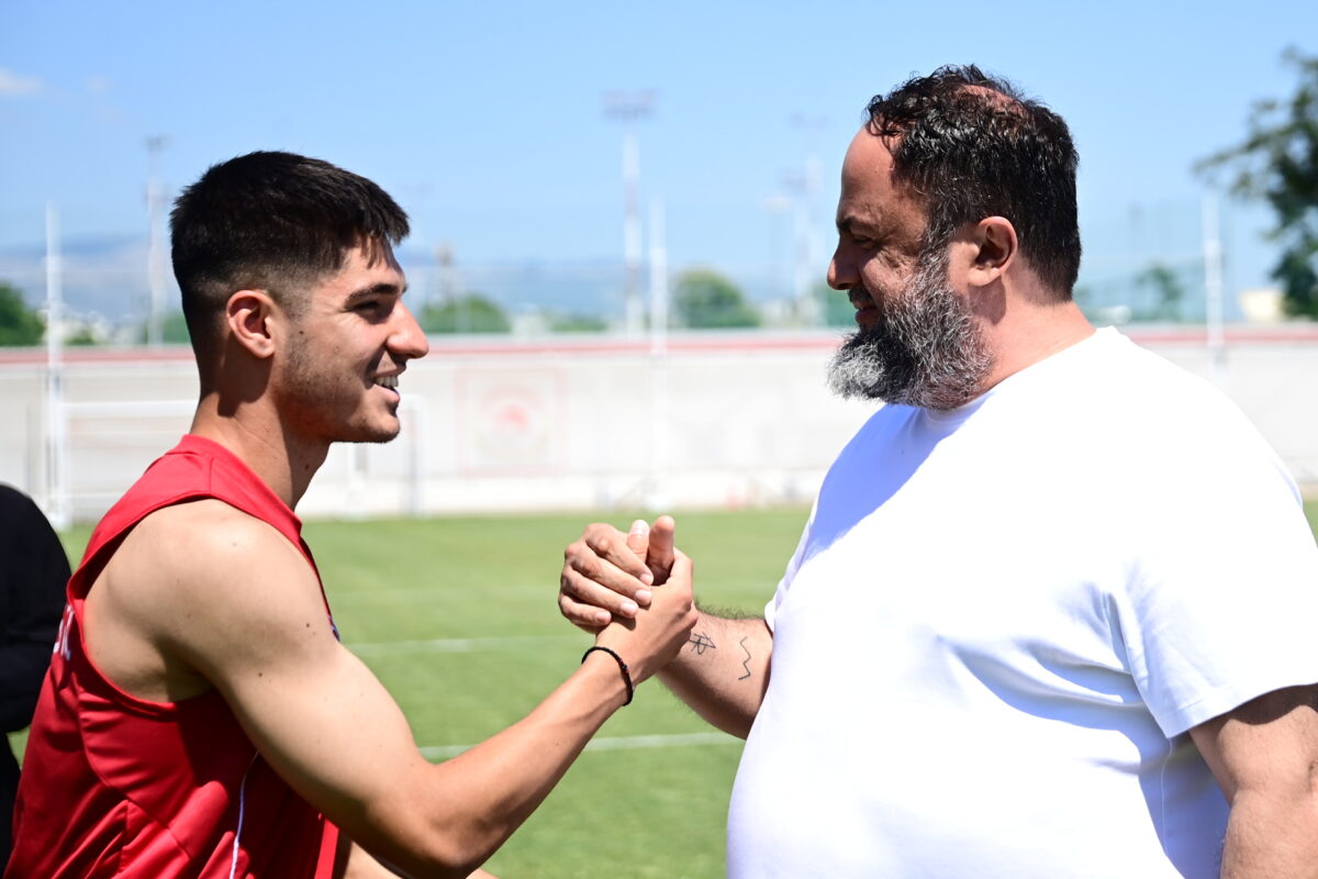 Ο Βαγγέλης Μαρινάκης στον αγιασμό του Ολυμπιακού