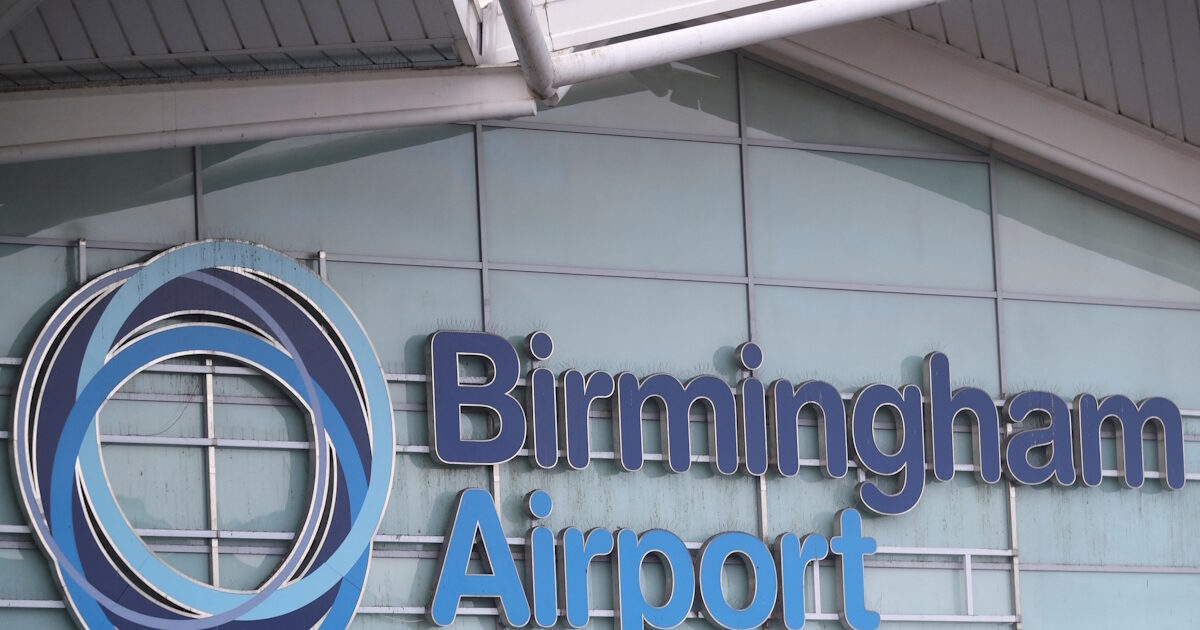 Airplane accident in Birmingham – Airport landing runway closed