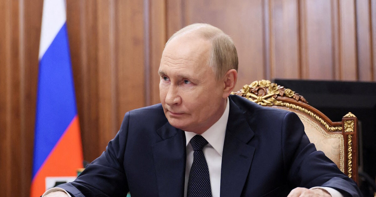 Putin: “Possible a meeting with Zelenski but on conditions – Emirates is an option for talks with Trump”