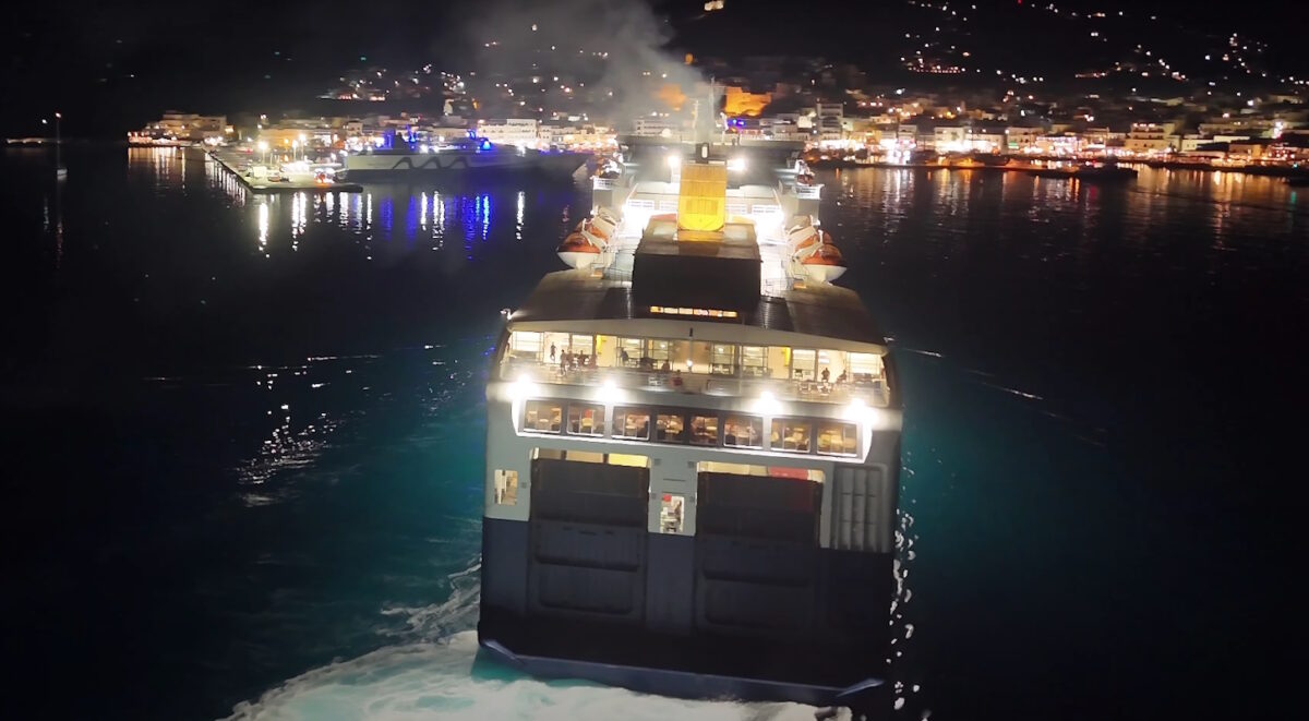 Το «Blue Star 1» στη Νάξο