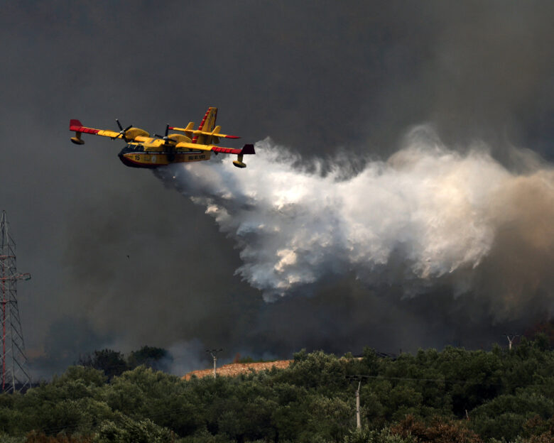 New York Times: Η νότια Ευρώπη αντιμέτωπη με φονικές πυρκαγιές