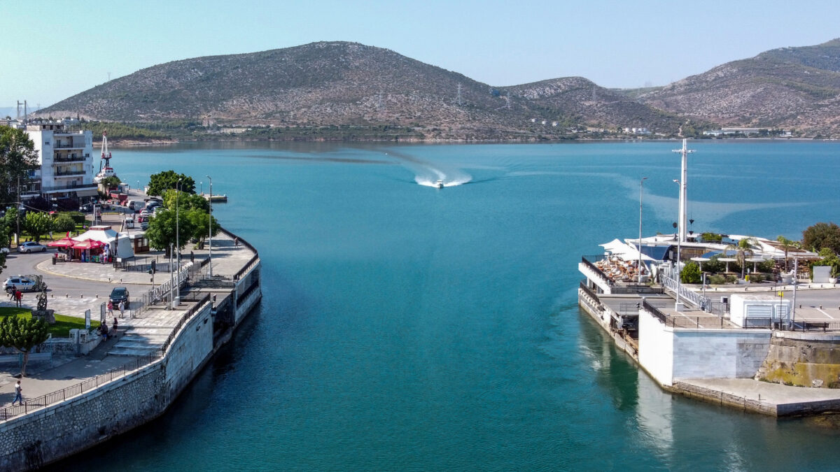 Η παλιά γέφυρα του Ευρίπου στην Χαλκίδα παρουσίασε τεχνικό πρόβλημα