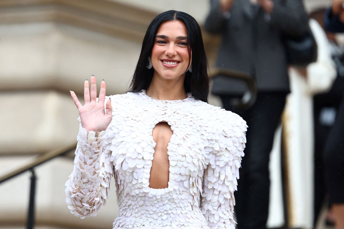 Η Dua Lipa