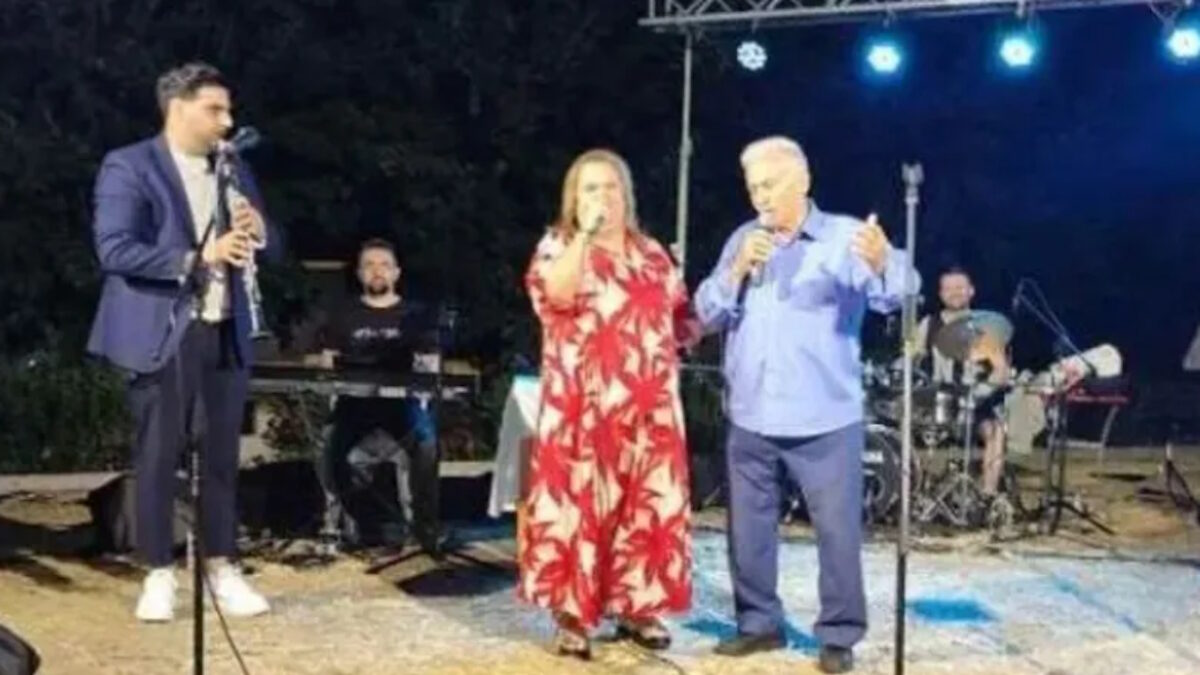 Έφη Θώδη και Παναγιώτης Ψωμιάδης στη σκηνή πανηγυριού στη Μαγνησία