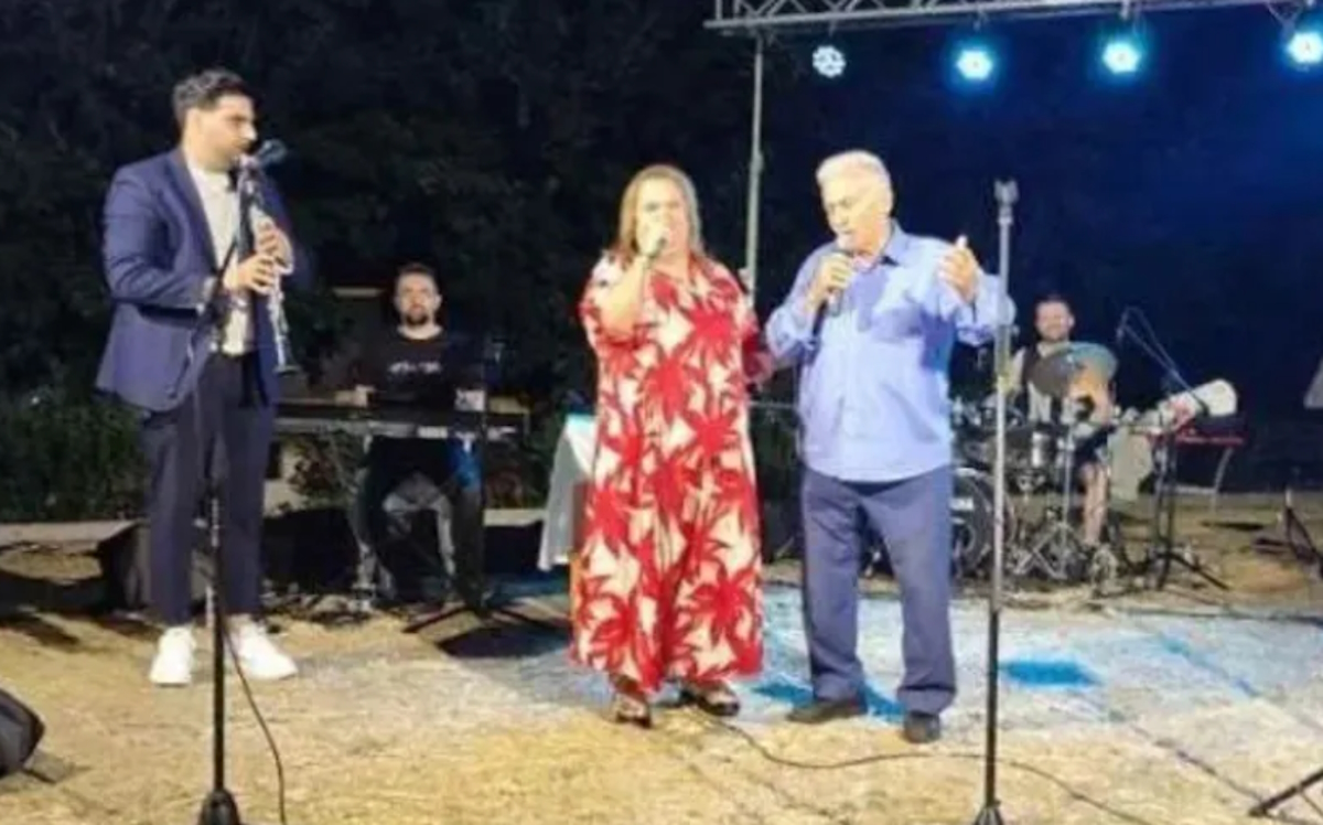 Έφη Θώδη και Παναγιώτης Ψωμιάδης στη σκηνή πανηγυριού στη Μαγνησία