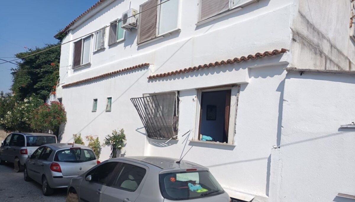 Θεσσαλονίκη: Έκρηξη φιάλης υγραερίου σε ενοικιαζόμενα δωμάτια στην Ασπροβάλτα – Πέντε τραυματίες, ο ένας σοβαρά