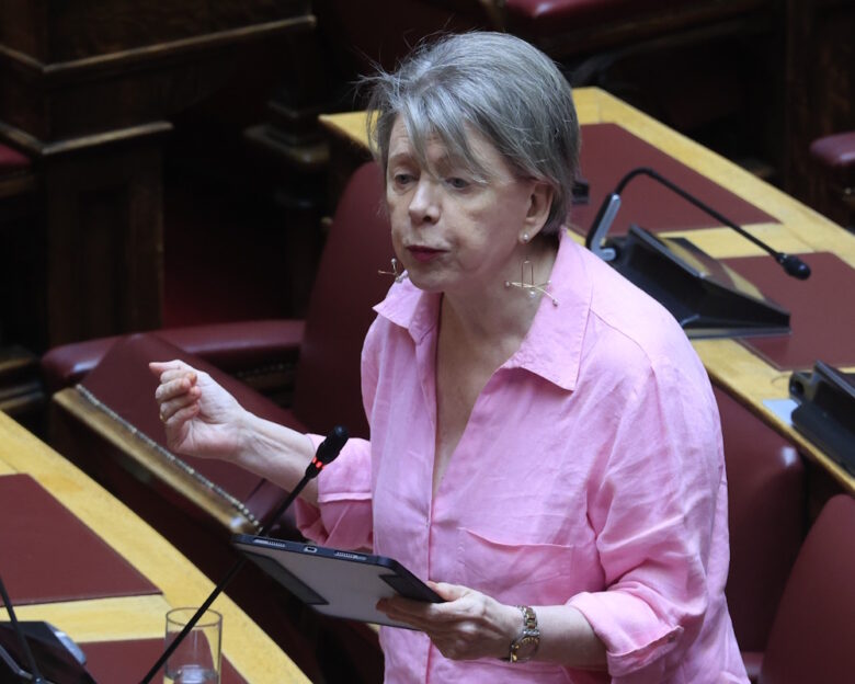 «Εμφύλιος» στον ΣΥΡΙΖΑ: Αρβανίτης και Φαραντούρης «αδειάζουν» την Ακρίτα για την επίθεσή της στον δημοσιογράφο Άγγελο Προβολισιάνο