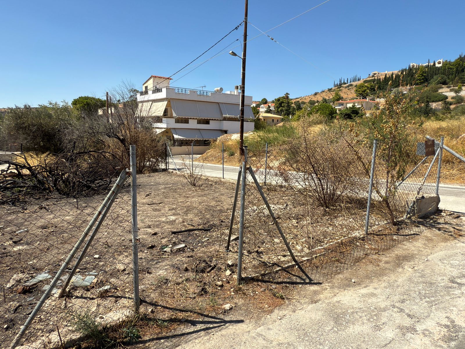 Χωράφια δίπλα σε σπίτια