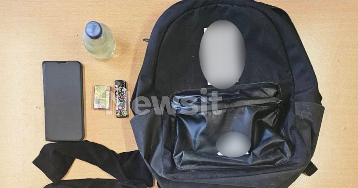 Ένας αναπτήρας, σπίρτα και μπουκάλι βρέθηκαν στα χέρια του 27χρονου και του 19χρονου