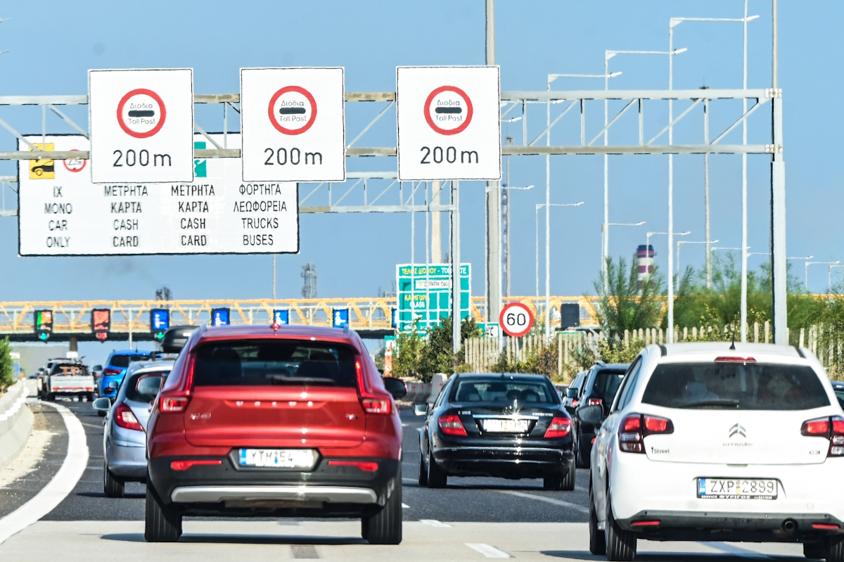 Επιστροφή αδειούχων του καλοκαιριού από την Εθνική Οδό Αθηνών - Κορίνθου