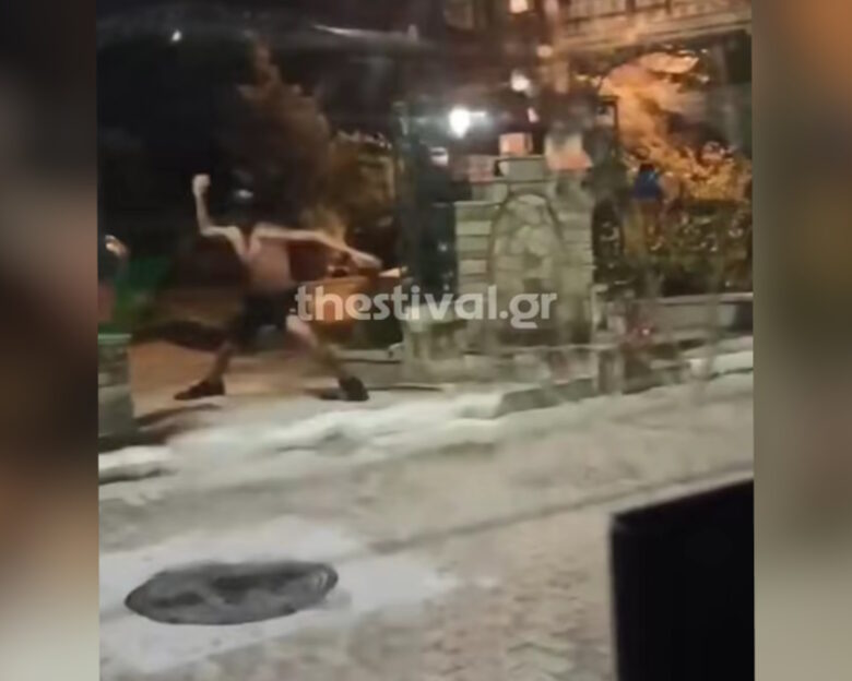 Νεαροί πέταξαν νερόμπομπες σε λεωφορείο στη Θεσσαλονίκη: Δείτε βίντεο