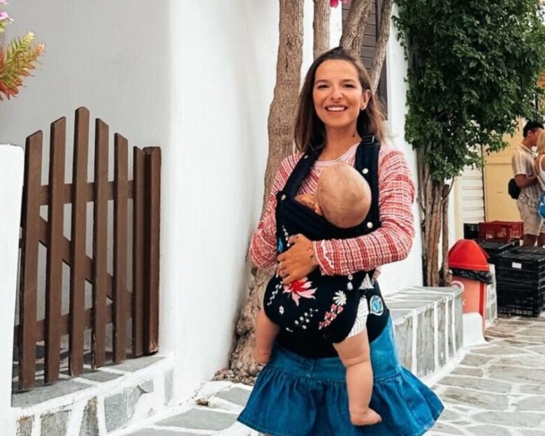 Εριέττα Κούρκουλου και Βύρωνας Βασιλειάδης για διακοπές με τα παιδιά τους στην Πάρο: Δείτε φωτογραφίες