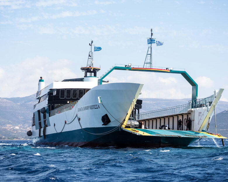 Νέα Στύρα: Τα διπλά τοιχώματα που έσωσαν το πλοίο από τη βύθιση – Τα «σκισίματα» και οι νέες προσπάθειες αποκόλλησης