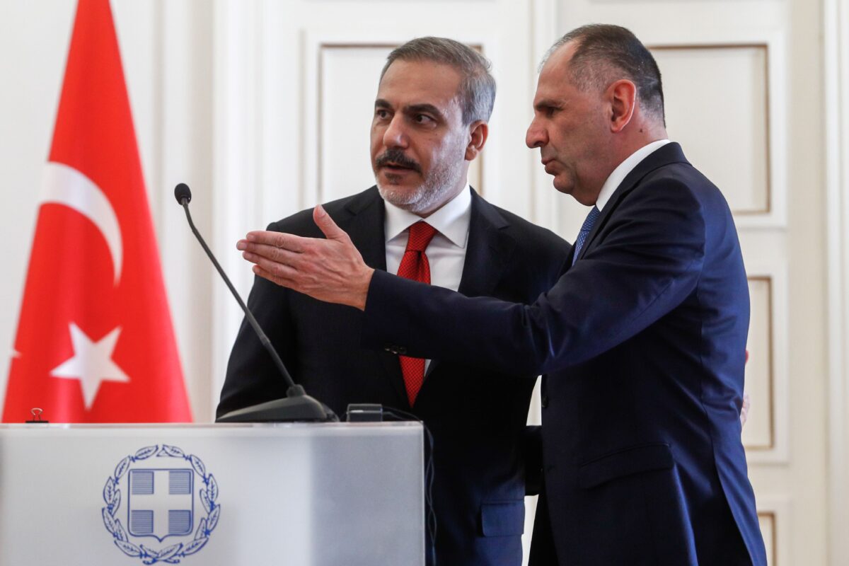 Ο Χακάν Φιντάν και ο Γιώργος Γεραπετρίτης