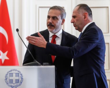 Ο Χακάν Φιντάν και ο Γιώργος Γεραπετρίτης