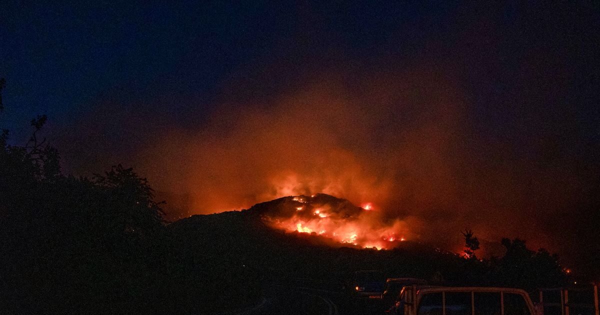 Fire in Keratea in low vegetation – immediate fire brigade intervention