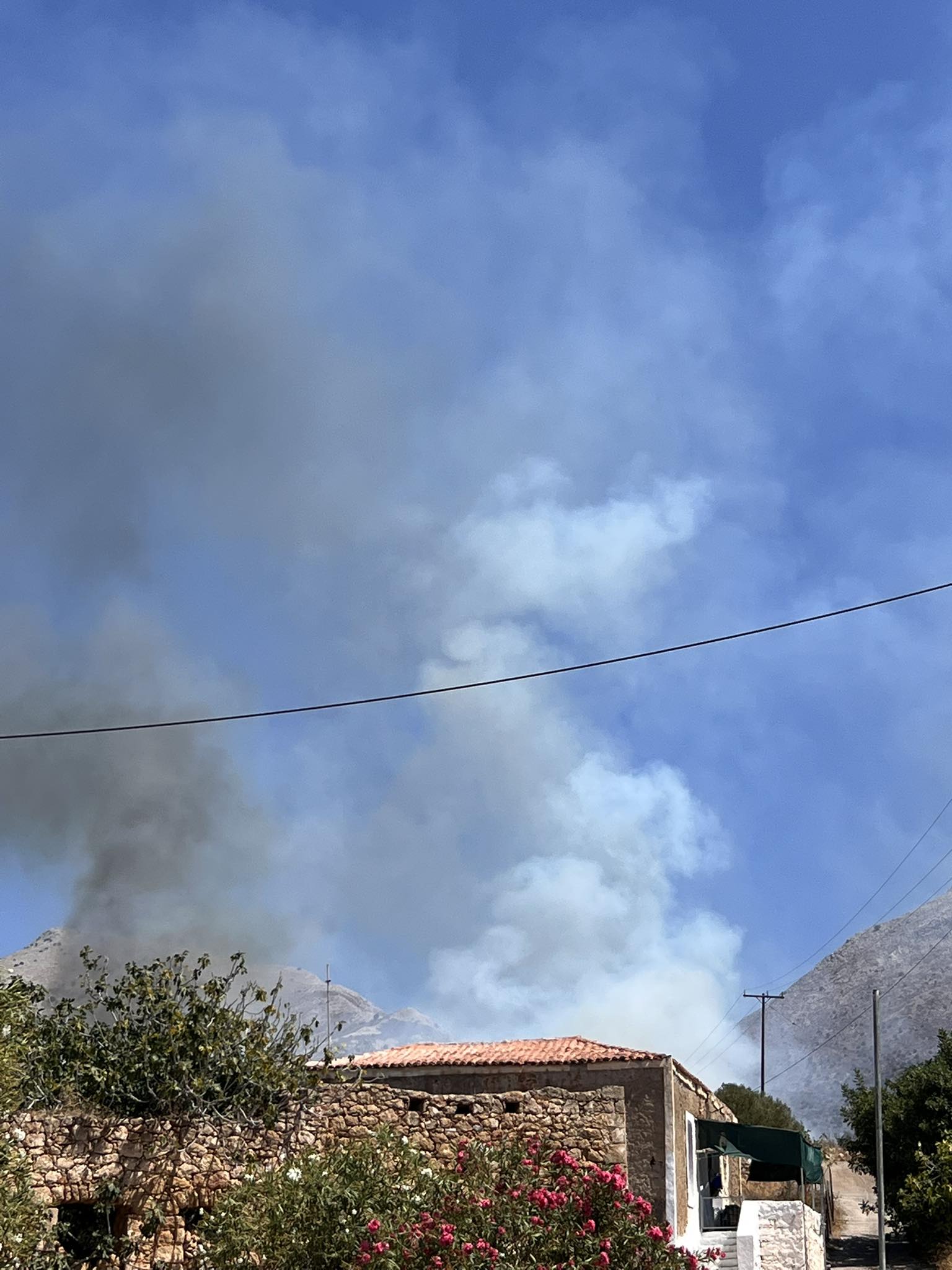 Φωτιά στη Μάνη