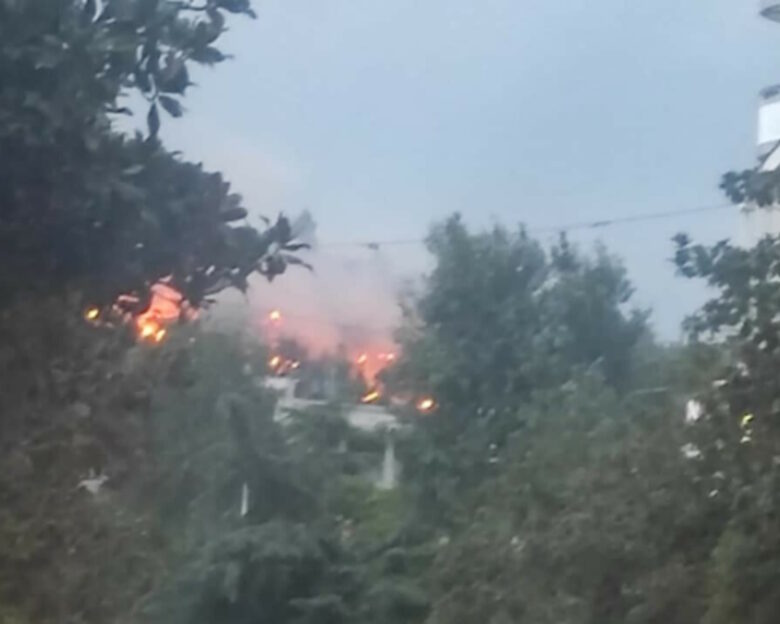 Φωτιά στις Σέρρες στον λόφο του Κουλά – Οι φλόγες φαίνονται πάνω από την πόλη, ήχησε το 112