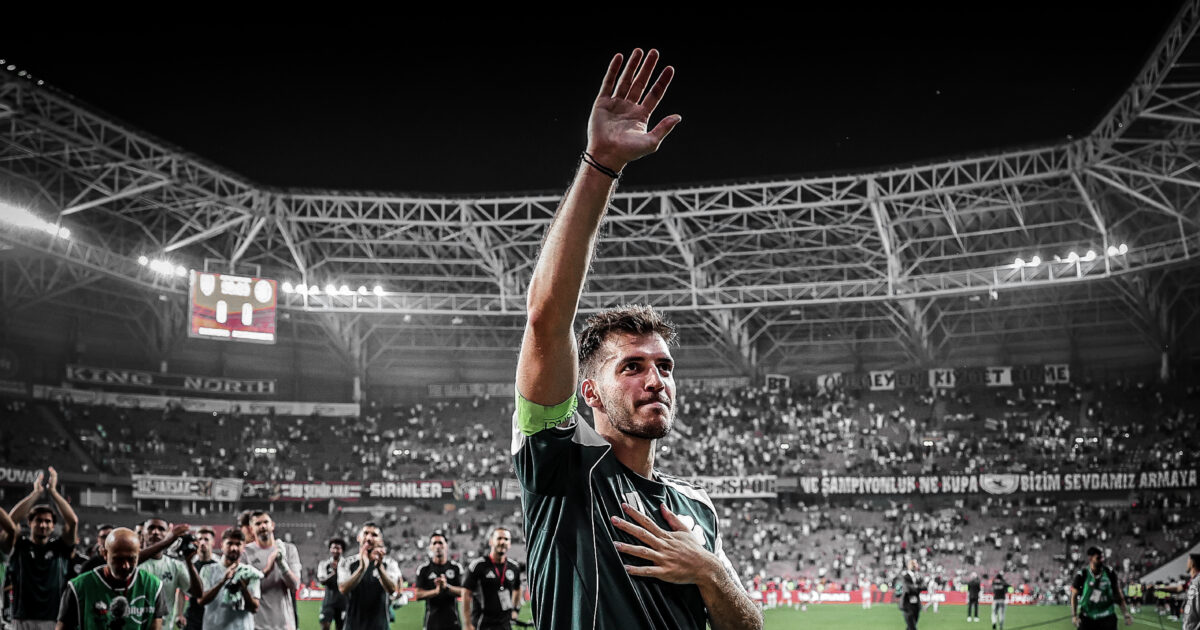Panathinaikos – Samsunspor: Awesome scene in the finale with Fotis Ioannides and the fans of “clover”