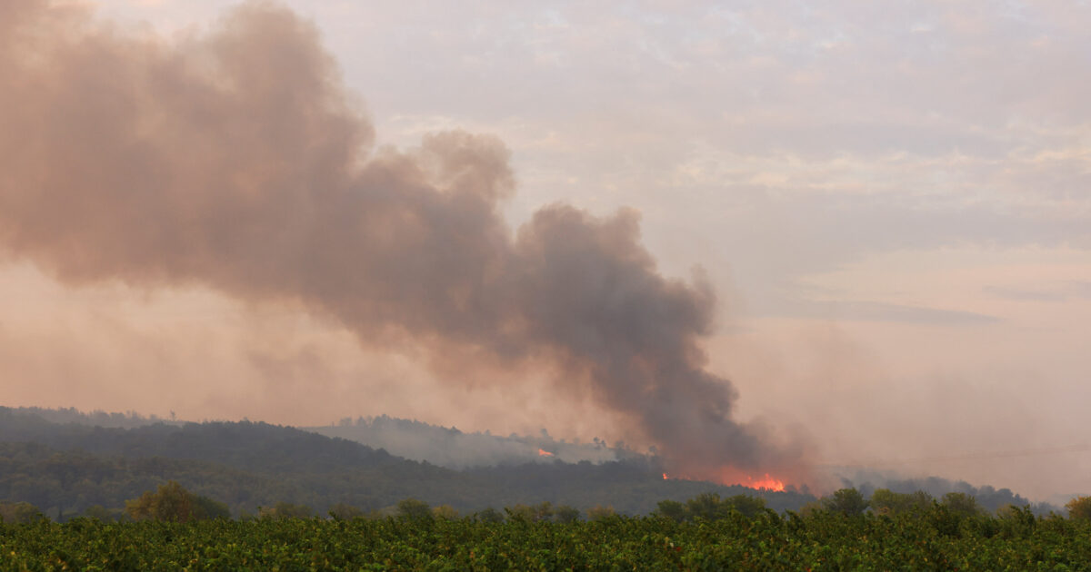 Fiery hell in France: one dead and 80,000 acres burned
