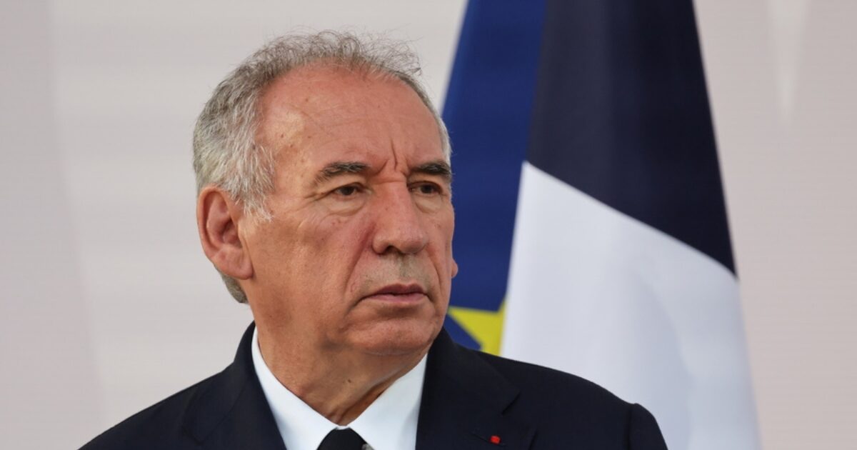 France: To collapse the government of François Bairou – the move of despair to avoid the Greek press crisis