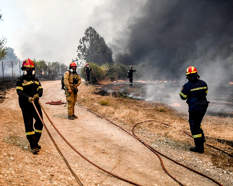 Φωτιές στην Ελλάδα: Πόσα πληρώνει ετησίως η χώρα για τις φυσικές καταστροφές και πόσα δαπανά για πυρόσβεση και πρόληψη