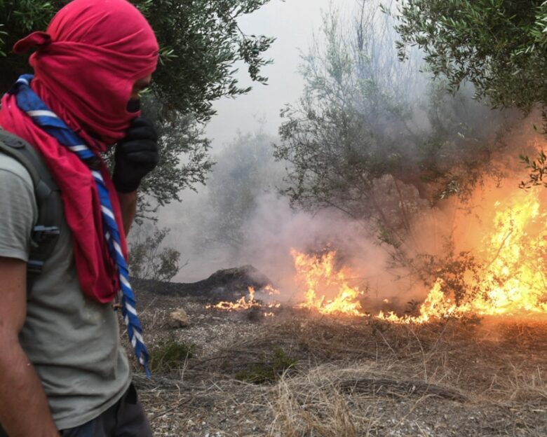 Φωτιές στην Ελλάδα: Πάνω από 50 πολίτες μεταφέρθηκαν εσπευσμένα στο νοσοκομείο – 31 από αυτούς στην Πρέβεζα