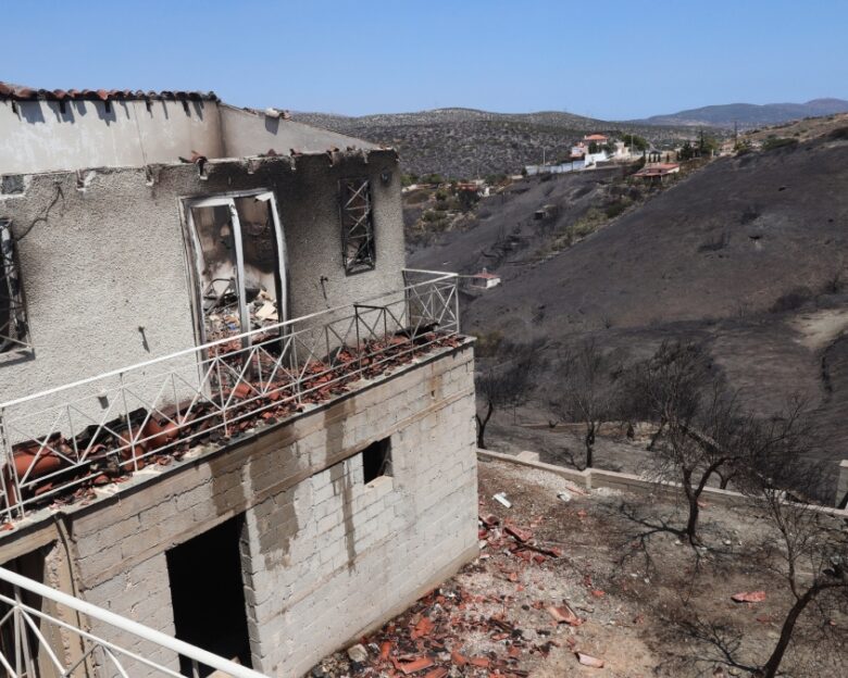 Φωτιά στην Κερατέα: Έως 6.000 ευρώ θα φτάσουν οι αποζημιώσεις των πυρόπληκτων – 600 ευρώ για τα πρώτα έξοδα
