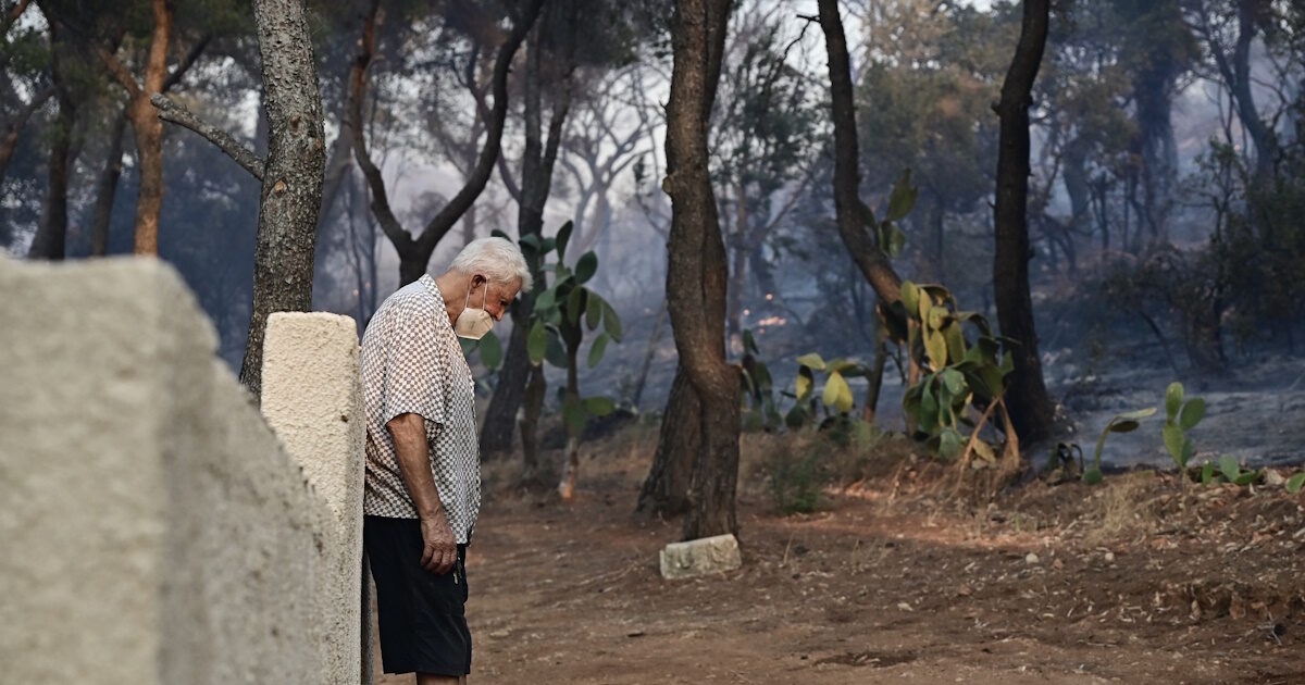 Fire in Keratea: The horror of the fiery storm in photos – houses and dreams became ash in a moment
