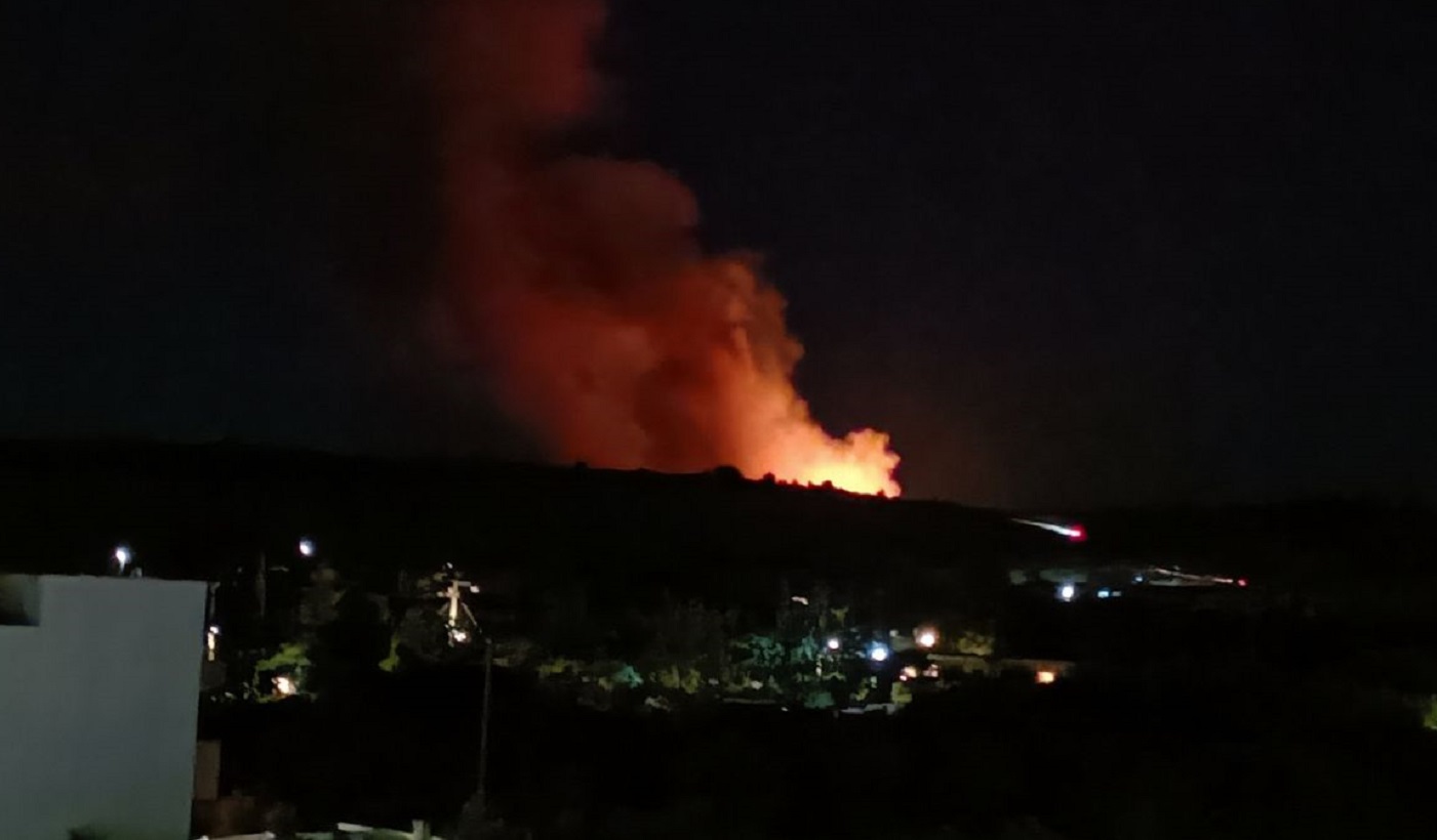 Φωτιά στη Σαλαμίνα